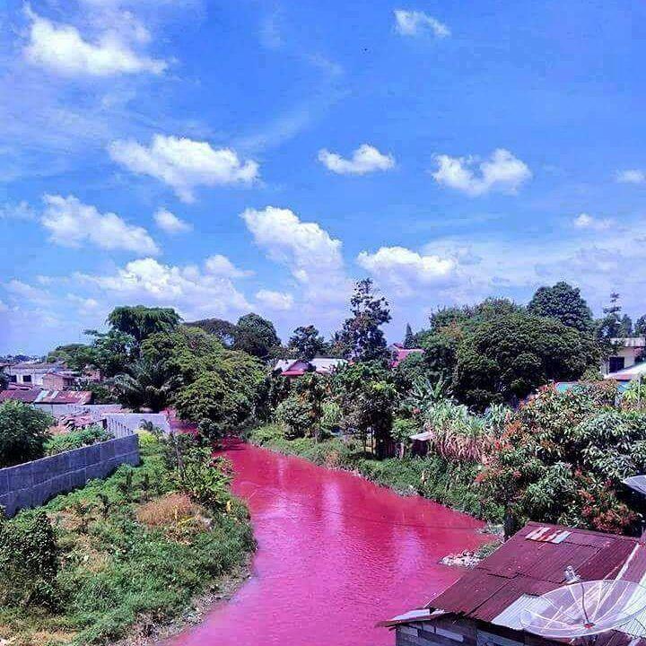 4 Sungai Ini Pernah Berubah Warna dan Beracun