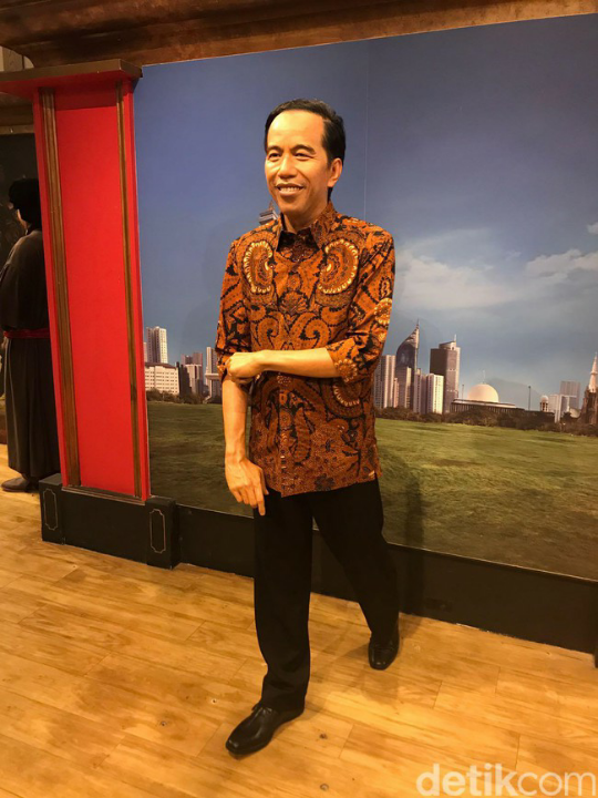 Patung Lilin Jokowi di Hongkong Kini Kenakan Kemeja Batik