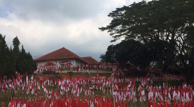 Perjuangan Emak-Emak Kibarkan 10.001 Merah Putih di Linggarjati