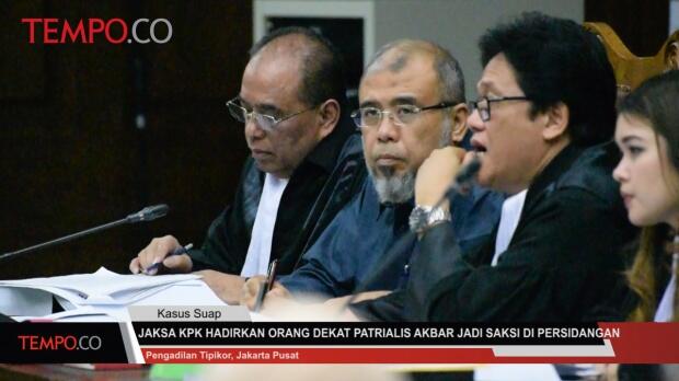 Patrialis Akbar Dituntut 12,5 Tahun Penjara
