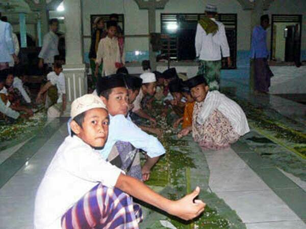 5 Hal Unik Di Pesantren