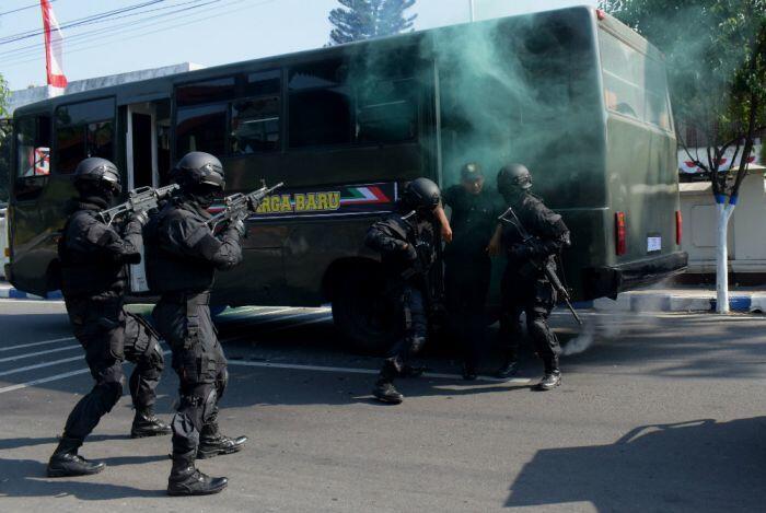 Densus 88 ringkus sejumlah terduga pengatur dana teroris