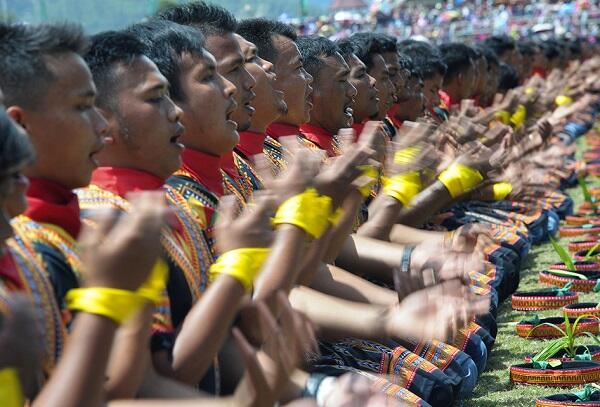 Indahnya Penampakan Ribuan Penari di Pagelaran Tari Saman Massal di Aceh