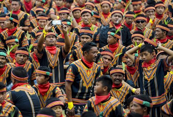 Indahnya Penampakan Ribuan Penari di Pagelaran Tari Saman Massal di Aceh