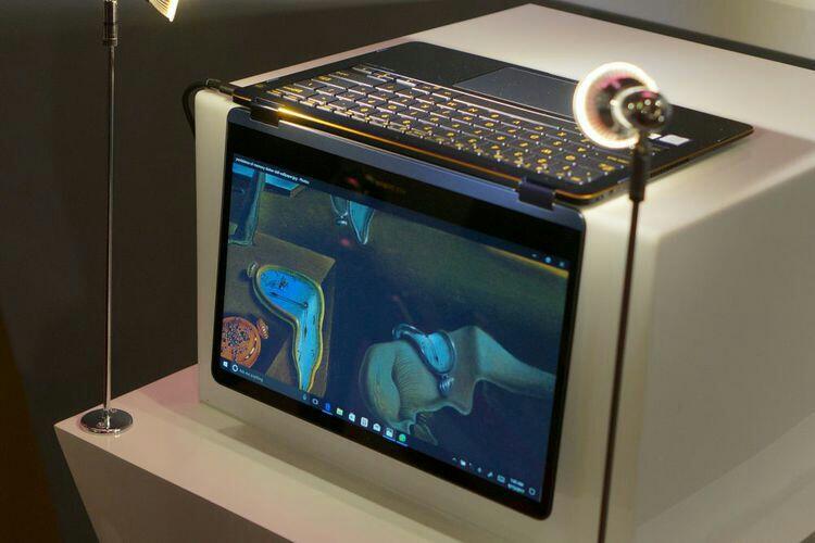 Dua Laptop Tertipis di Dunia Resmi Masuk Indonesia