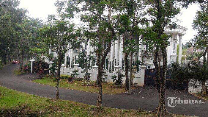 Rumah Mewah Bos First Travel Ada Kolam Renang Lantai Marmer Dan Gorden Rp 700 Juta Kaskus<script async src=