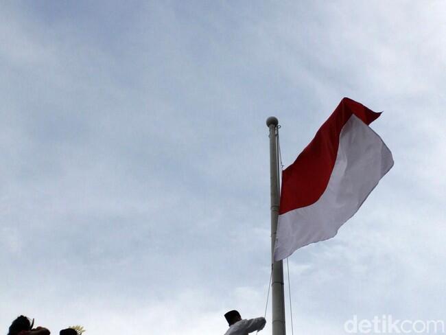 MUI Tepis Isu Fatwa Haram Pemasangan Bendera RI di Masjid