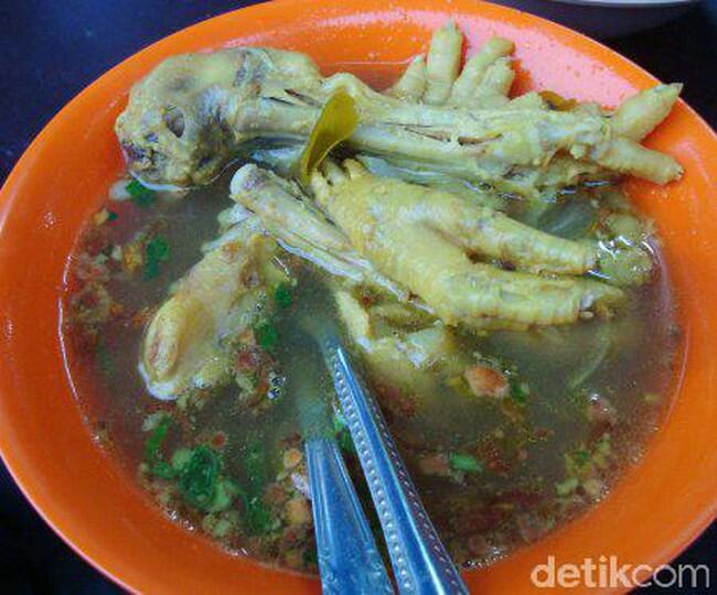 Gurih Mengenyangkan! 8 Soto Ayam Berkuah Hangat untuk Sarapan Nikmat