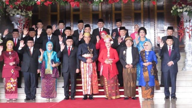 Jokowi Pakai Baju Bodo, JK Kenakan Baju Adat Jawa di Sidang DPR/MPR