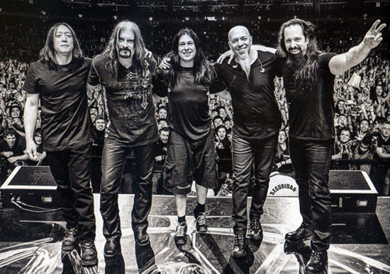 Berbahagialah penikmat musik Progressive, Dream Theater Bakal manggung di jogja !!!