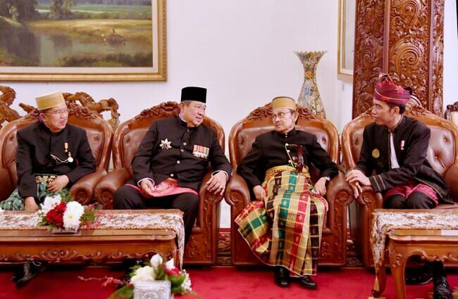 Foto-foto Seru HUT ke-72 RI di Istana dan Nyentriknya Para Menteri