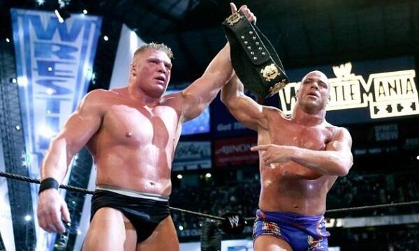 Insiden kontroversial oleh pegulat Kurt Angle selama di di WWE