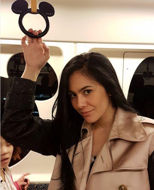 Cerai di usia belia, 10 seleb cantik ini dapat sebutan janda muda