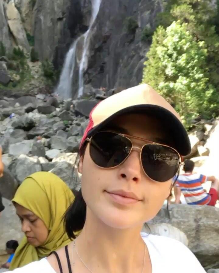 Kamu Lagi Liburan di Mana Gal Gadot?
