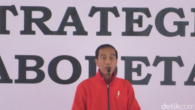 Jokowi Singgung Sulitnya Urus Sertifikat Taman BMW Saat Jadi Gubernur