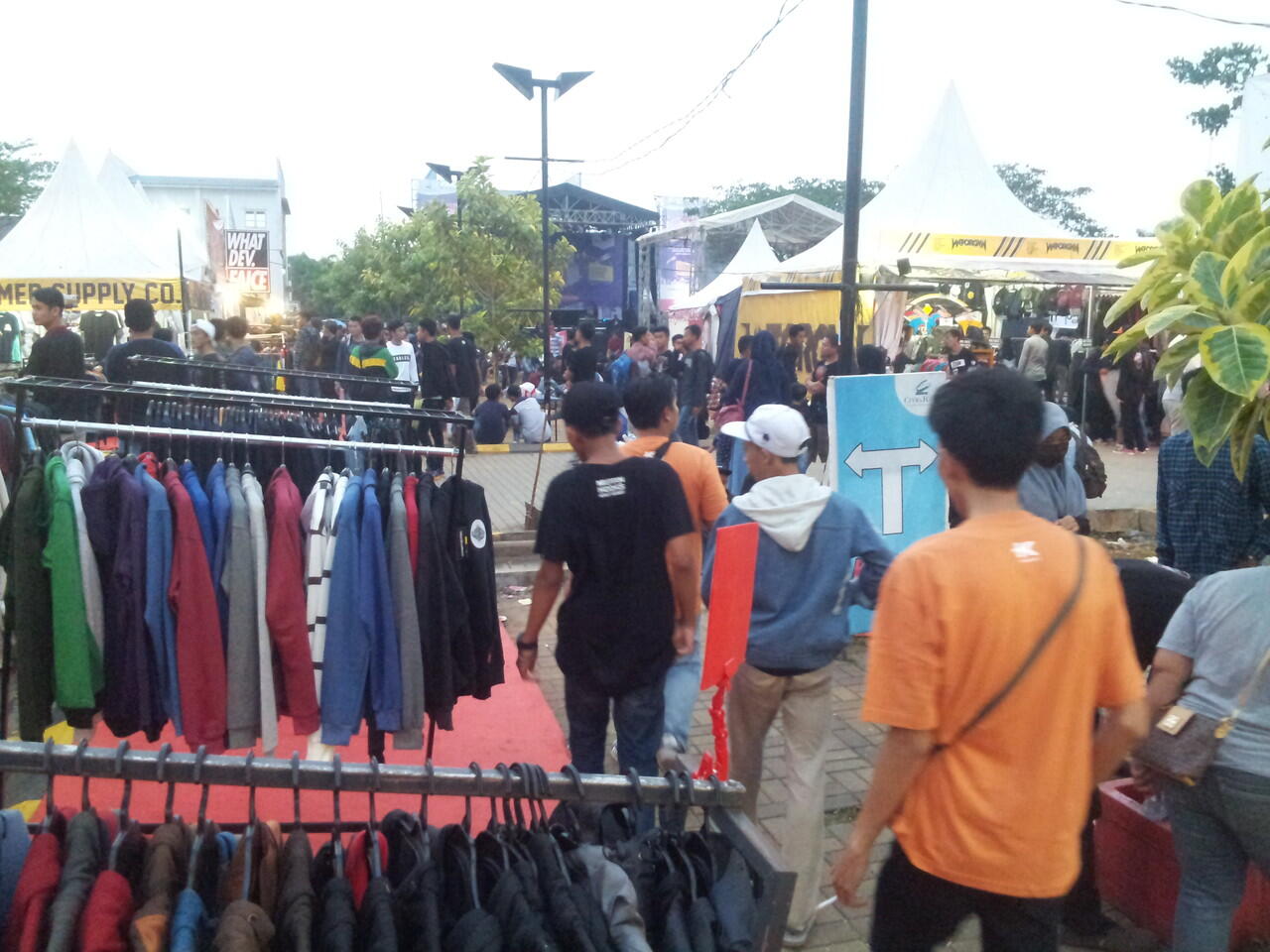 &#91;FR&#93; Ngevlog bareng Samsung di Jakcloth Cikupa 2017 #SamsungxJakcloth Mantab Gans !