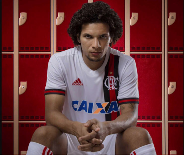 19 Jersey Sepakbola Terbaik 2017/2018