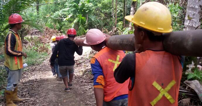 Foto : Perjuangan Memerdekakan Pelosok Kalimantan dari Gelap Gulita