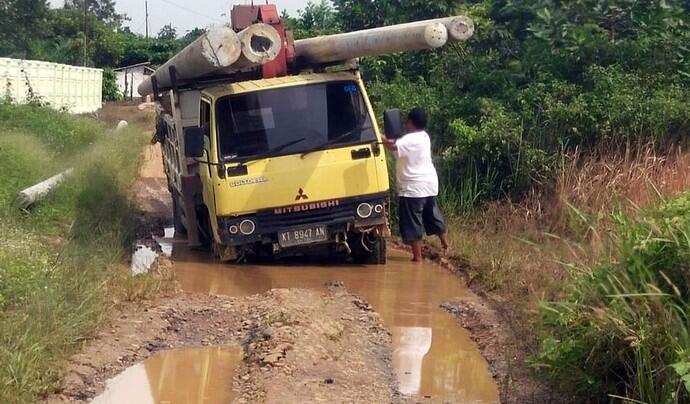 Foto : Perjuangan Memerdekakan Pelosok Kalimantan dari Gelap Gulita