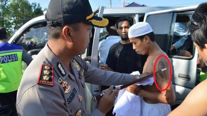 Bikin Tato Henna, Gadis Ini Akhirnya Menderita