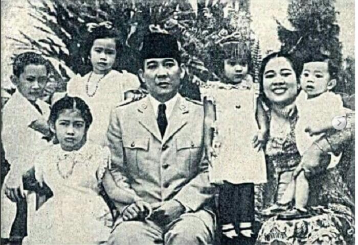 Lengkap! 7 Potret Presiden Indonesia Bersama Keluarga, Mulai Soekarno Hingga Jokowi!