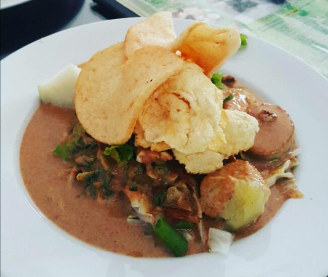 Diracik dari Beragam Bahan, Mari Nikmati Kelezatan 7 Gado-gado Nusantara Ini