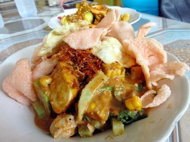 Diracik dari Beragam Bahan, Mari Nikmati Kelezatan 7 Gado-gado Nusantara Ini