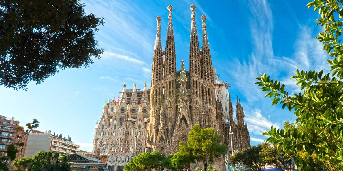 Mengintip Keindahan Gereja Sagrada Familia Yang Menjadi Target Teroris di Barcelona