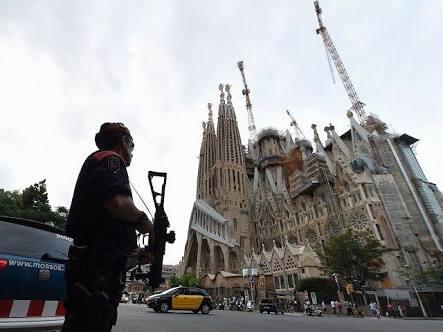 Mengintip Keindahan Gereja Sagrada Familia Yang Menjadi Target Teroris di Barcelona