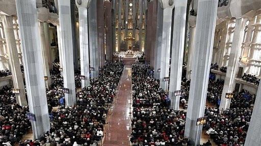 Mengintip Keindahan Gereja Sagrada Familia Yang Menjadi Target Teroris di Barcelona