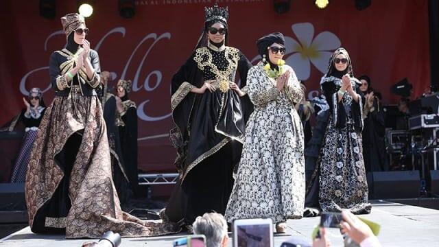 Menilik Deretan Fashion Show yang Pernah Diikuti Anniesa Hasibuan