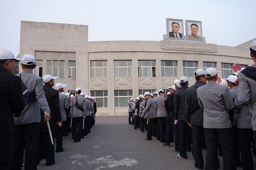 Foto-foto Perbandingan Korea Utara dan Selatan