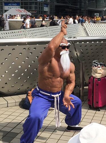 Cosplay Paling Keren, Master Roshi dari Dragon Ball Nih!