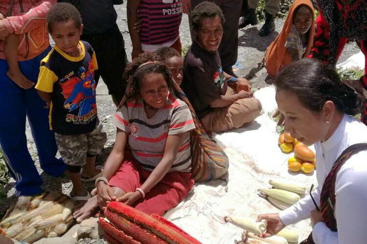Harga Gula di Puncak Jaya Rp 1,45 Juta Per Sak, Menteri Rini Minta Turun 25 Persen
