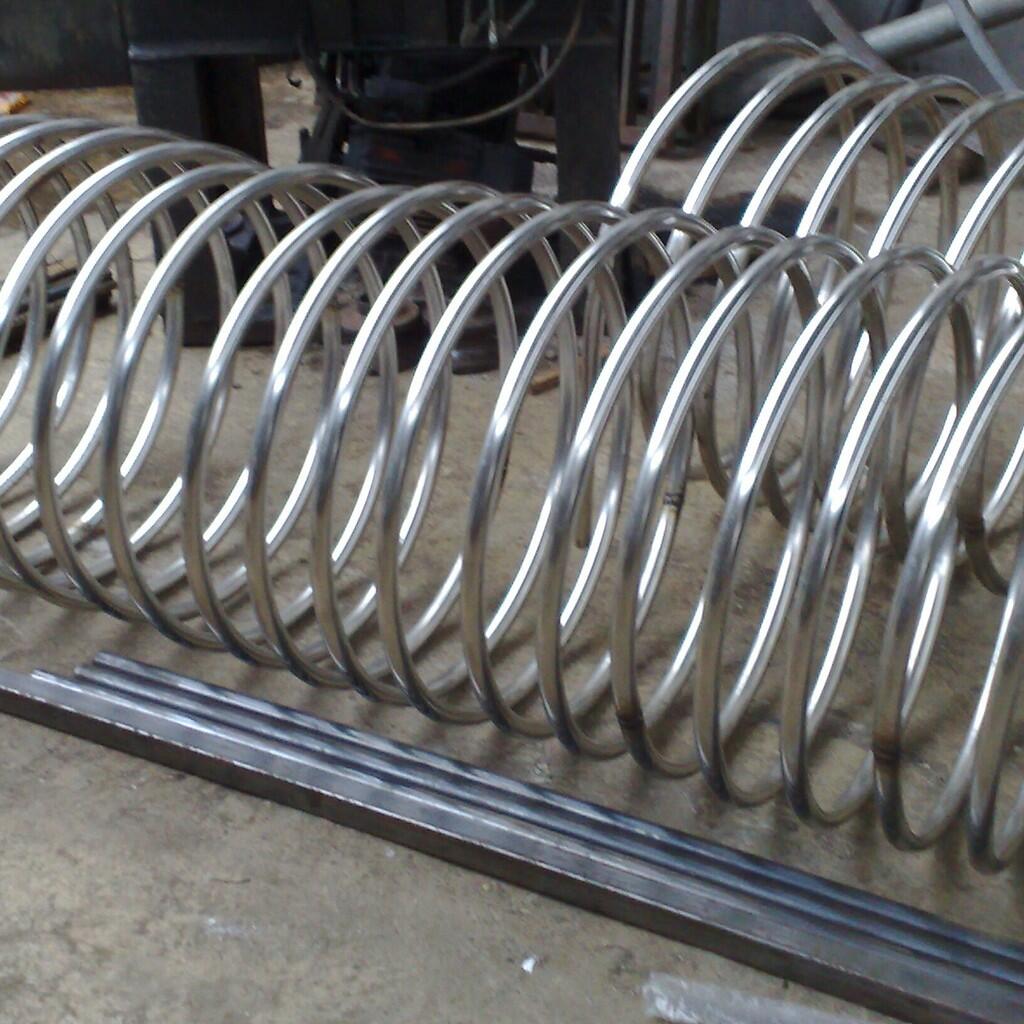Jasa pembuatan tangki stainless dan roll pipa besi dan pipa stainless