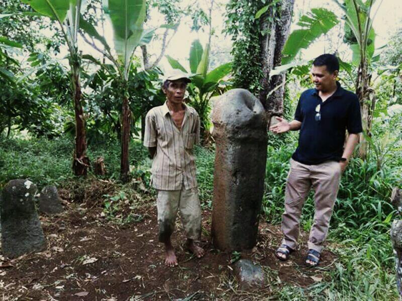 Heboh! &quot;Batu Perkasa&quot; Mirip Alat Genital Pria Ini Ditemukan di Sumbar