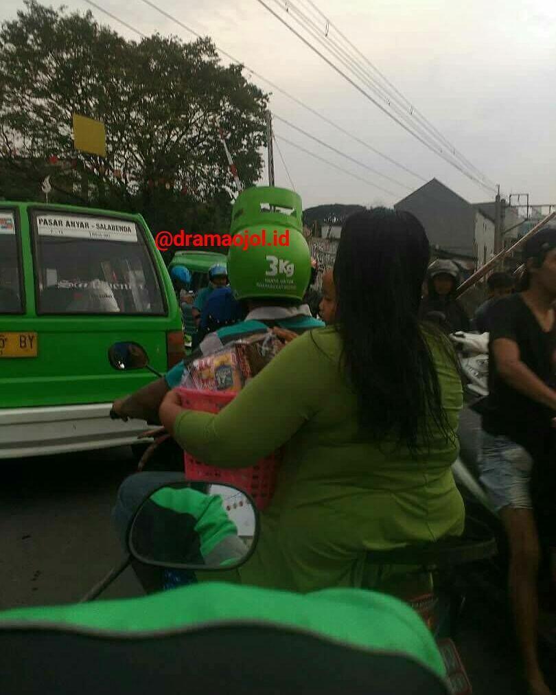 MA Cabut Aturan Transportasi Online