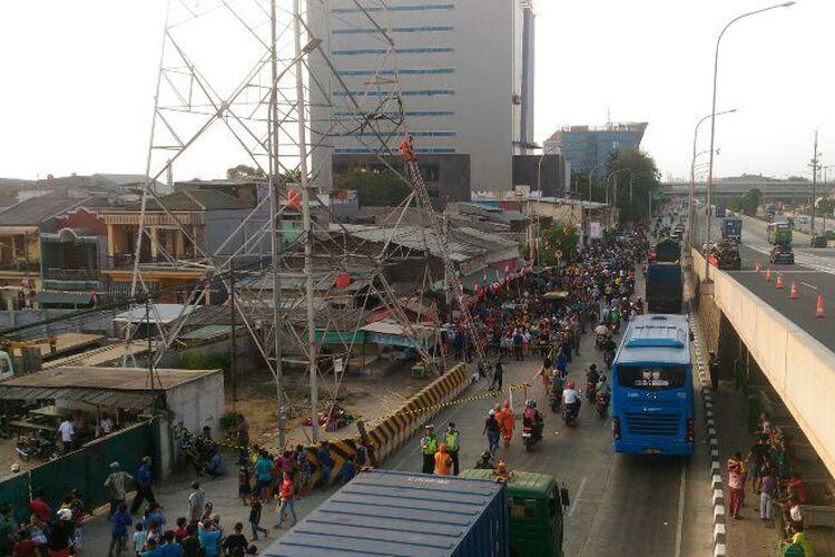 Dibujuk Turun dari SUTT, Agustinus Malah Minta Presiden Jokowi Datang