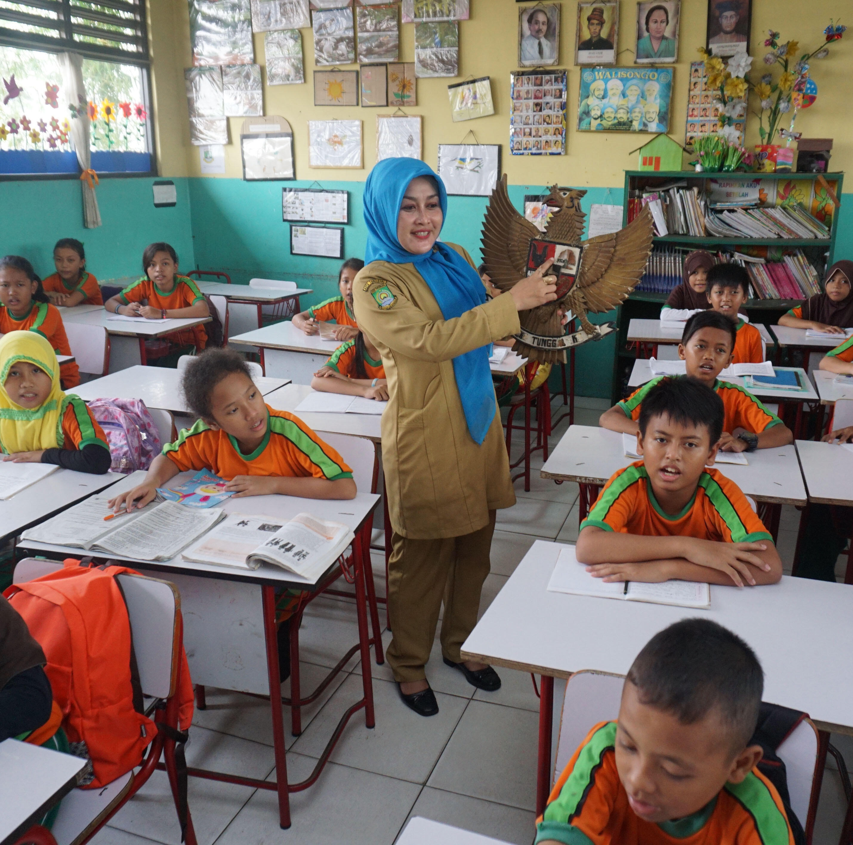 Karawang Kekurangan Guru PNS
