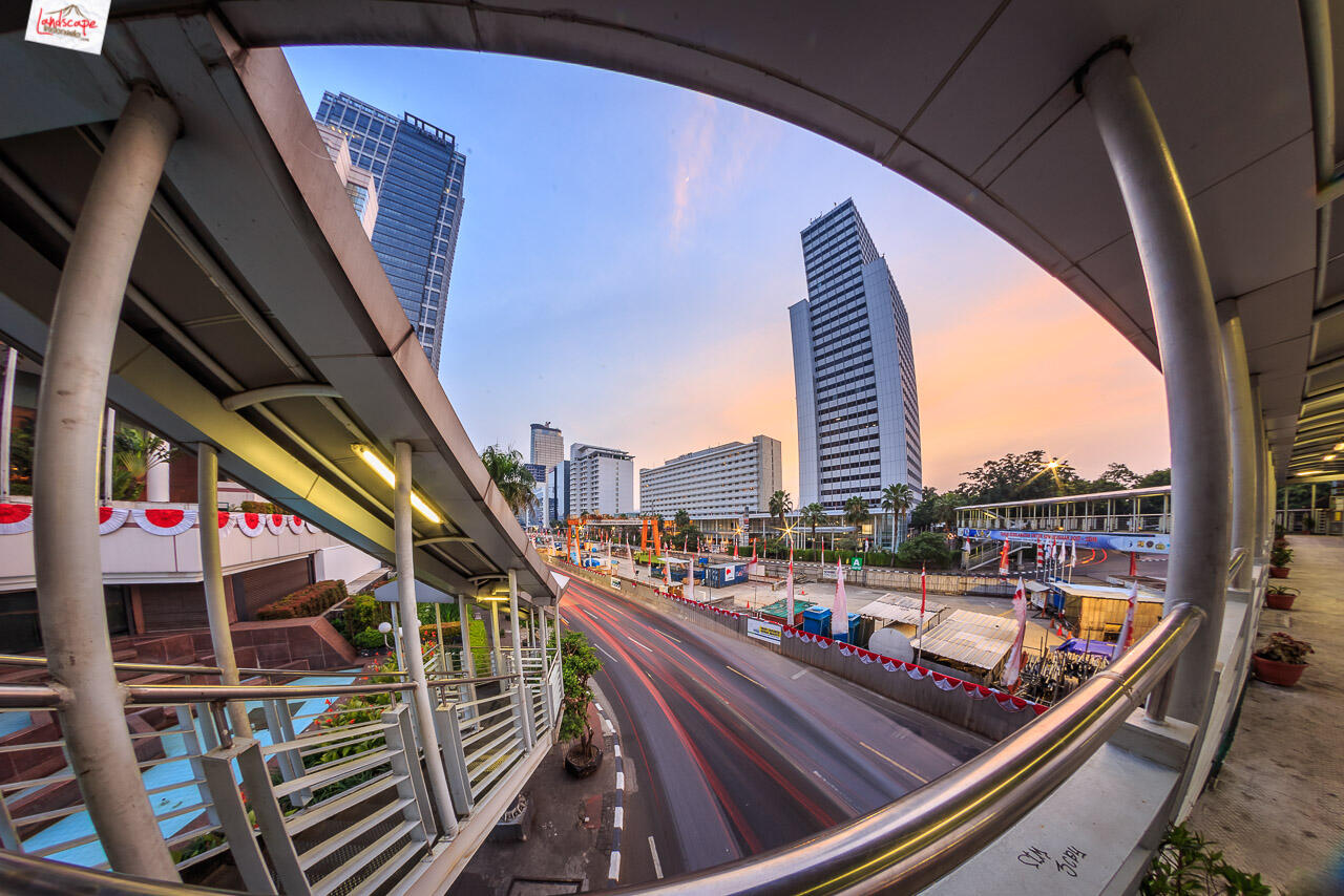 Rejeki Bangun Pagi Bisa Hunting Foto di Bundaran HI Jakarta