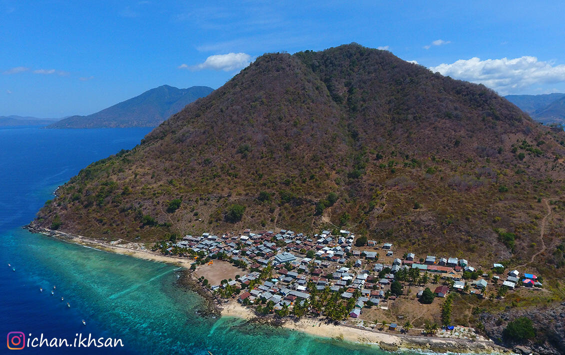 Pulau Alor - Upacara 17 Agustus di Nusa Tenggara Timur Indonesia