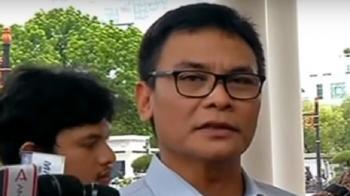 Johan Budi: Belum ada sinyal reshuffle kabinet, Itu hak Presiden