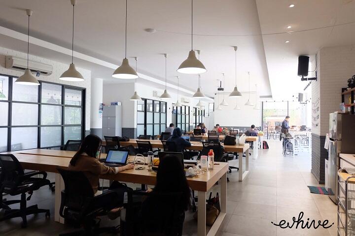 Freelancer Bekerja di Coworking Space? Kenapa Tidak! Temukan 4 Alasannya Disini!