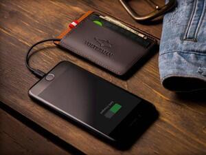 Dompet anti copet dan Camera pengawas Diri.