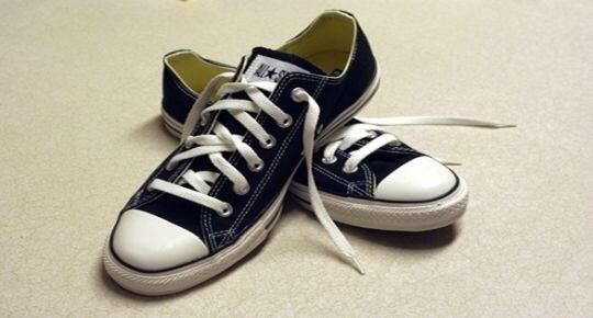 Fungsi 2 Lubang pada Sepatu Converse yang Belum Banyak Diketahui