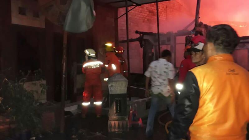 Tolong! Korban Kebakaran Di Jl.Kangkung Kebayoran Lama Butuh Uluran Tangan !!