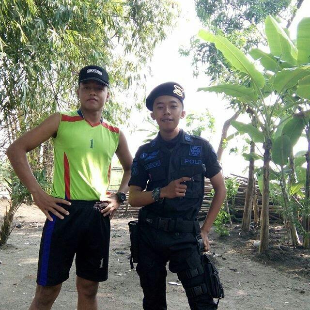 Pose Pakai Seragam Brimob Begini Nasib Pemuda Ini Usai Ngaku-ngaku Polisi.