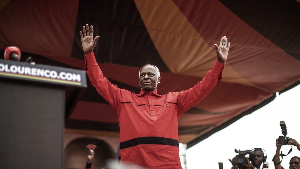 Kisah Anak Tukang Batu yang Jadi Presiden Angola Selama 38 Tahun