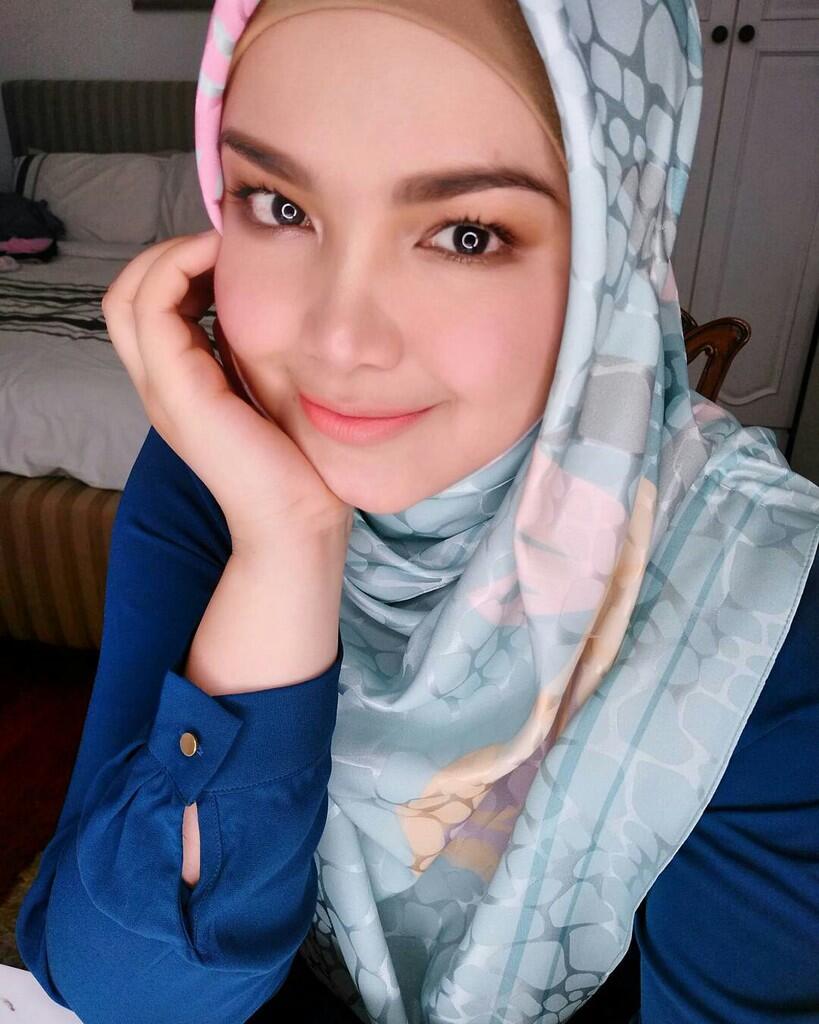 Kicauan Siti Nurhaliza di Twitter Saat Terjadi Perang Komentar Soal Bendera Terbalik