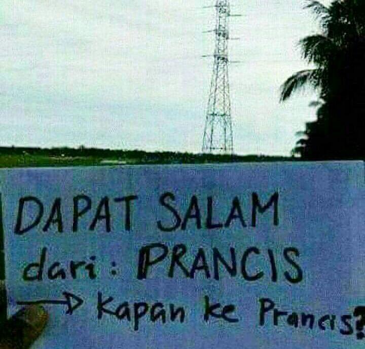 Guys ada salam dari menara eiffel